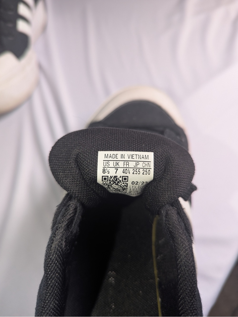 Adidas women’s Black Canvas Low-Top Sneakers with White Stripes - Picture 6 of 7